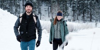 Зимний поход в горы: выбираем тёплую одежду, обувь и аксессуары для треккинга